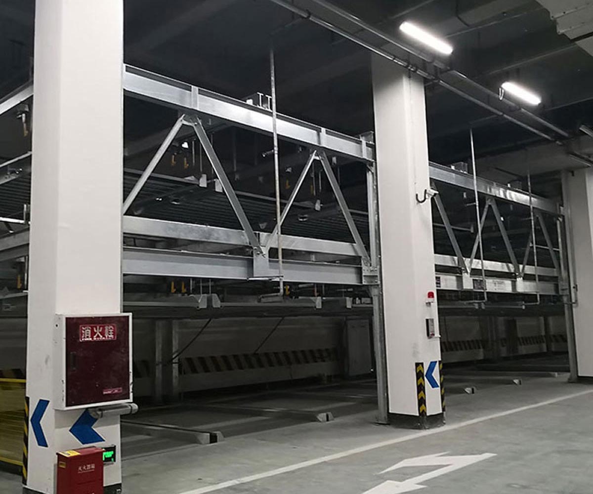 渝中雙柱簡易類立體停車設(shè)備拆除